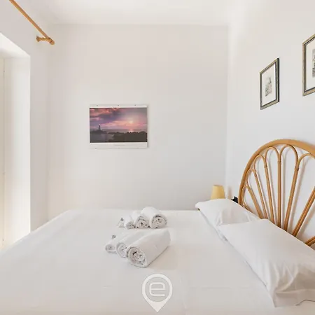 Estay - Is Feminas 25 - On The شقة باري ساردو