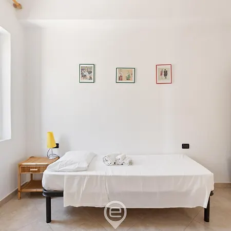 Estay - Is Feminas 25 - On The