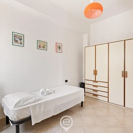 Estay - Is Feminas 25 - On The Bari Sardo